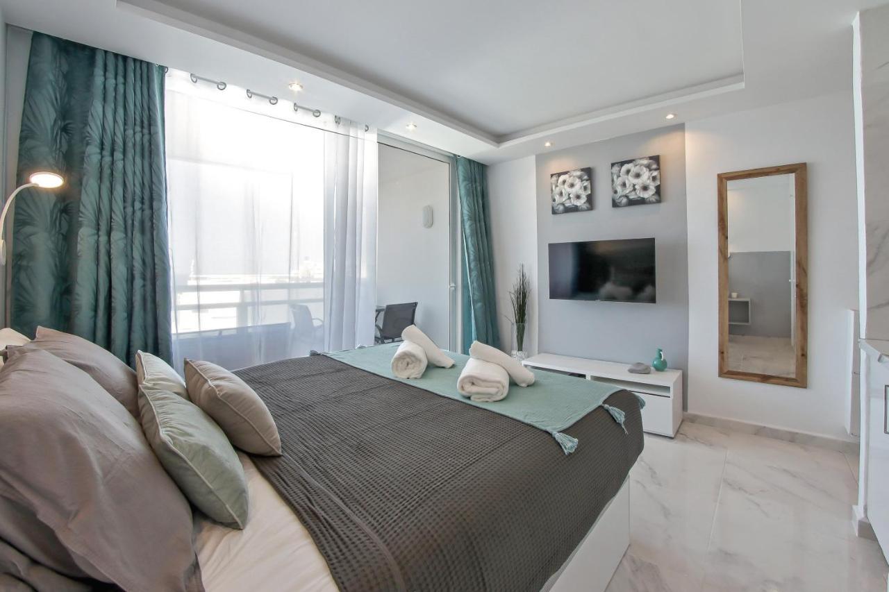 Modern With A Sea View And Pool Access Ponderosa 801